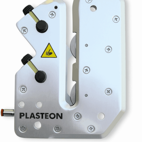 Knife for lateral cut of plastic film